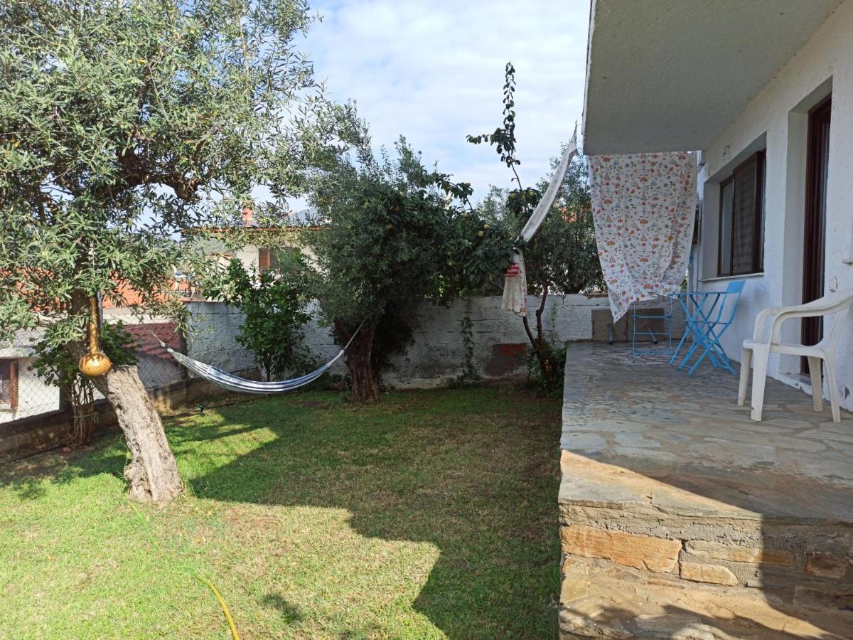 Dora'S House Comfortable Apartment With A Yard And View Pyrgadikia Exteriör bild