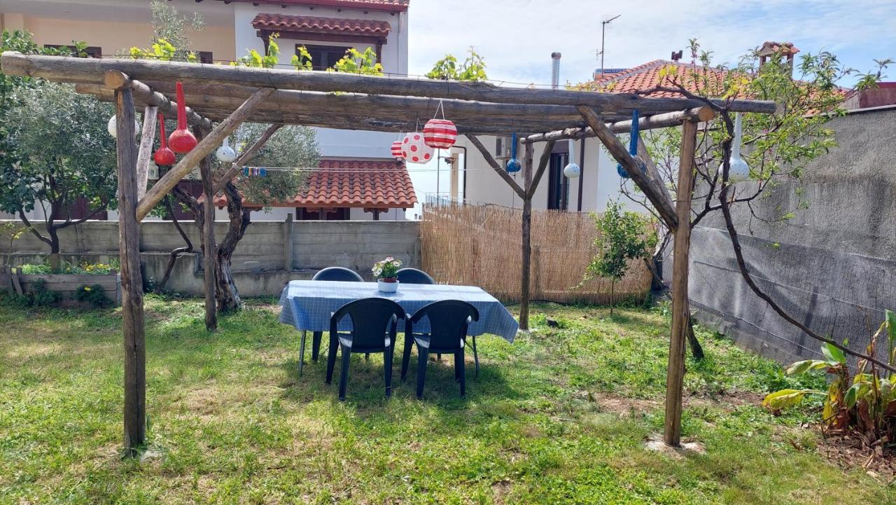 Dora'S House Comfortable Apartment With A Yard And View Pyrgadikia Exteriör bild