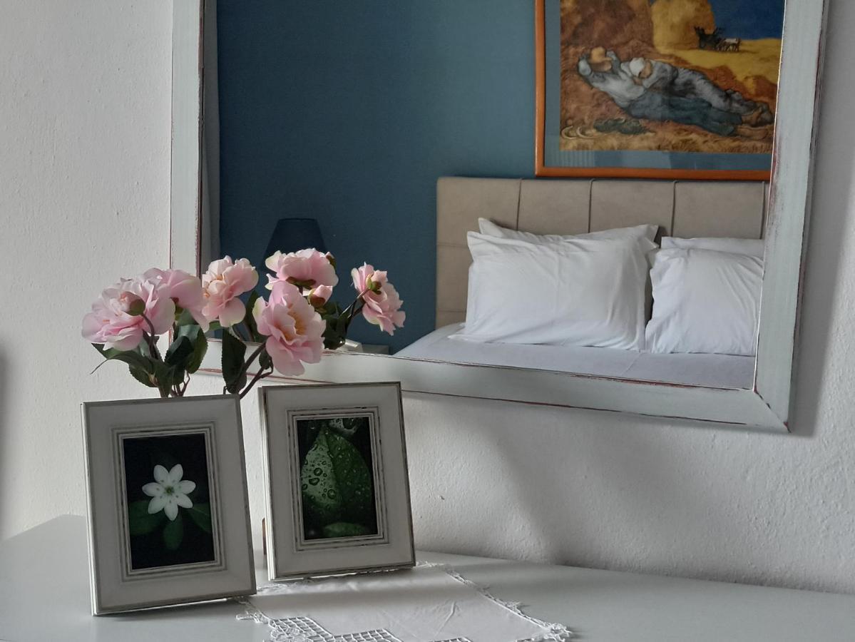Dora'S House Comfortable Apartment With A Yard And View Pyrgadikia Exteriör bild