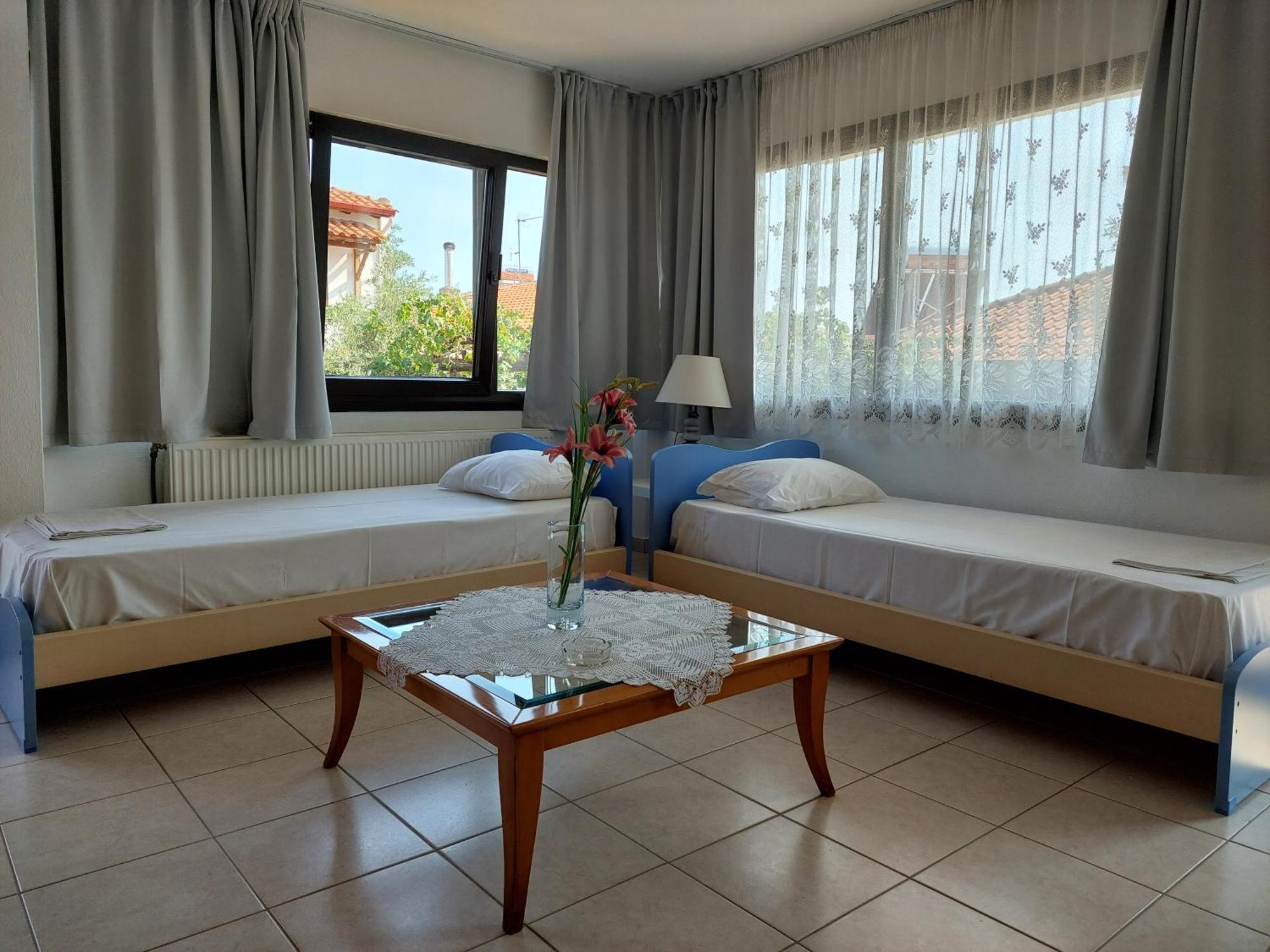 Dora'S House Comfortable Apartment With A Yard And View Pyrgadikia Exteriör bild
